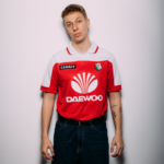 Czerwona koszulka Retro z sezonu 2000/2001 - L