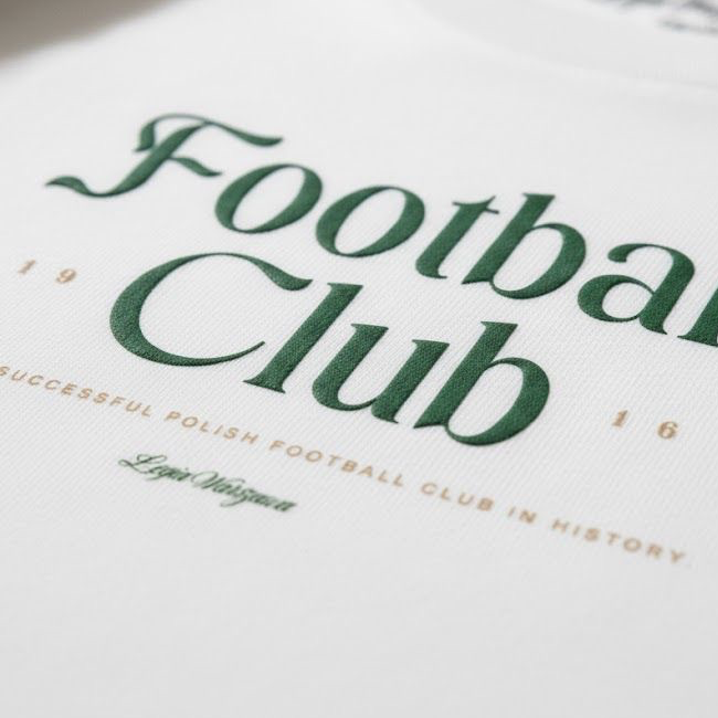 Biała bluza Football Club z Syrenką