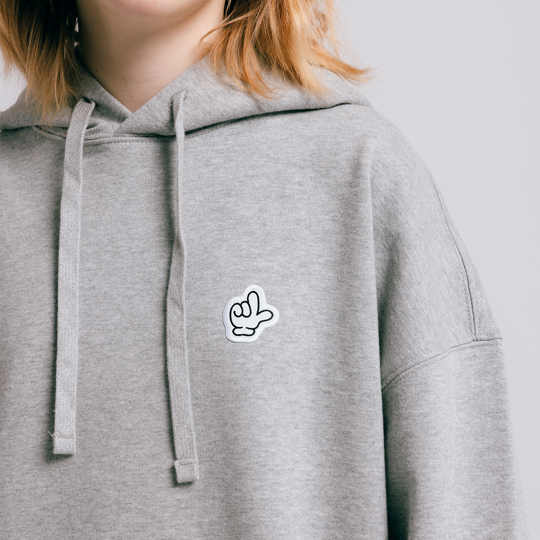 Szara bluza Fundacji Legii